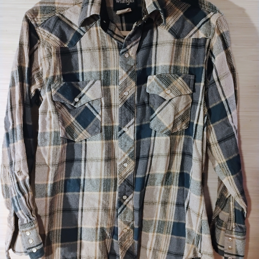 Wrangler Men's Plaid Button-Down Shirt in Gray and Cream